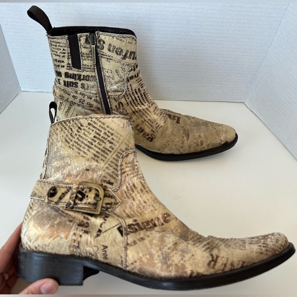 Donald J. Pliner Josh Newspaper Distressed Calf Hair Men’s Boot Size 9.5 - Picture 8 of 10